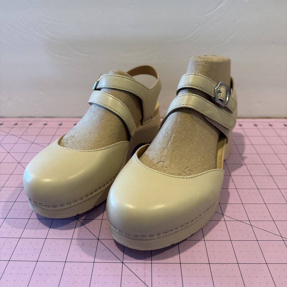 Dansko Rissa Women's Casual Sandals, Ivory Nappa Size US 7 EU 38